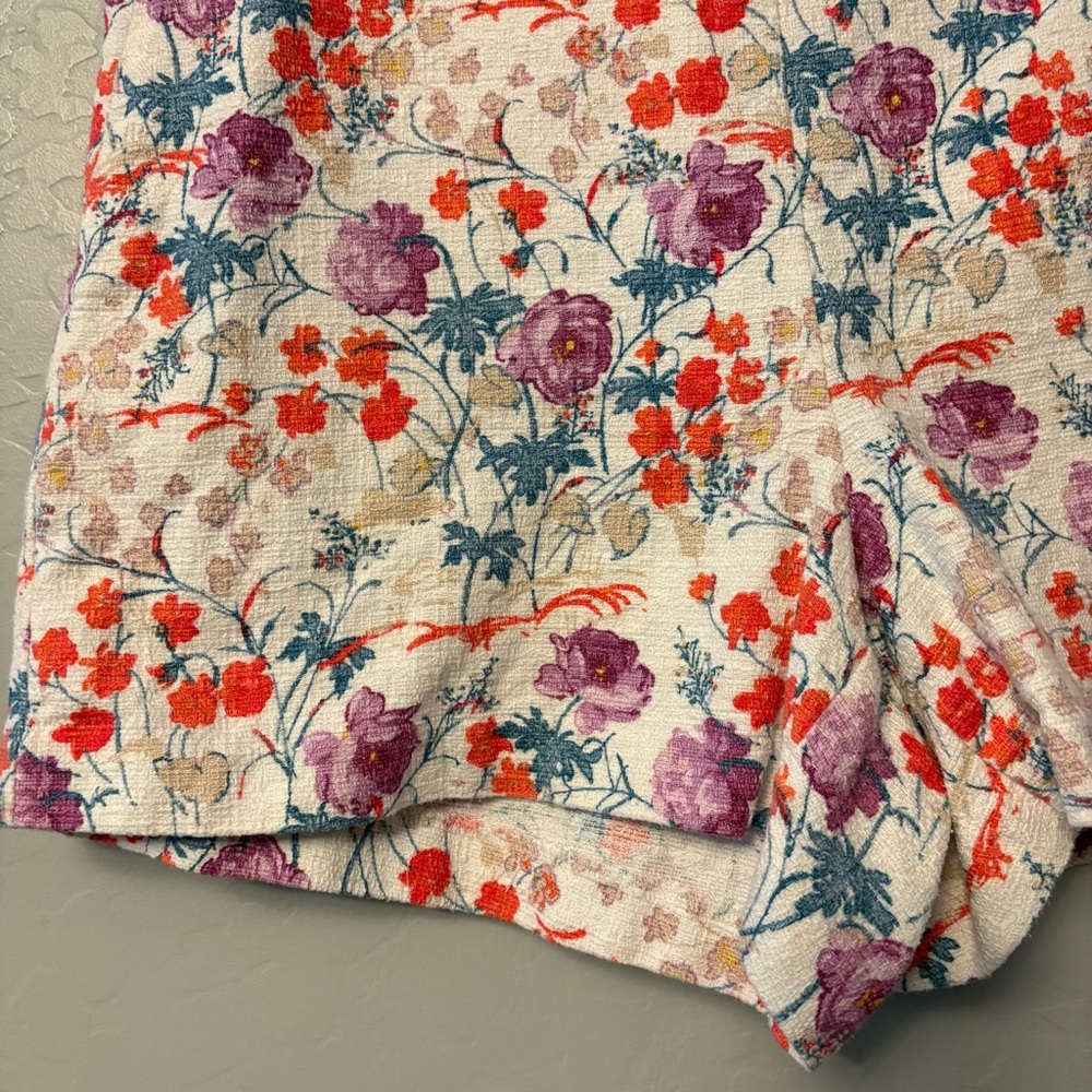Ann Taylor white and purple floral high waisted side zip dressy shorts size 8 - Picture 9 of 16